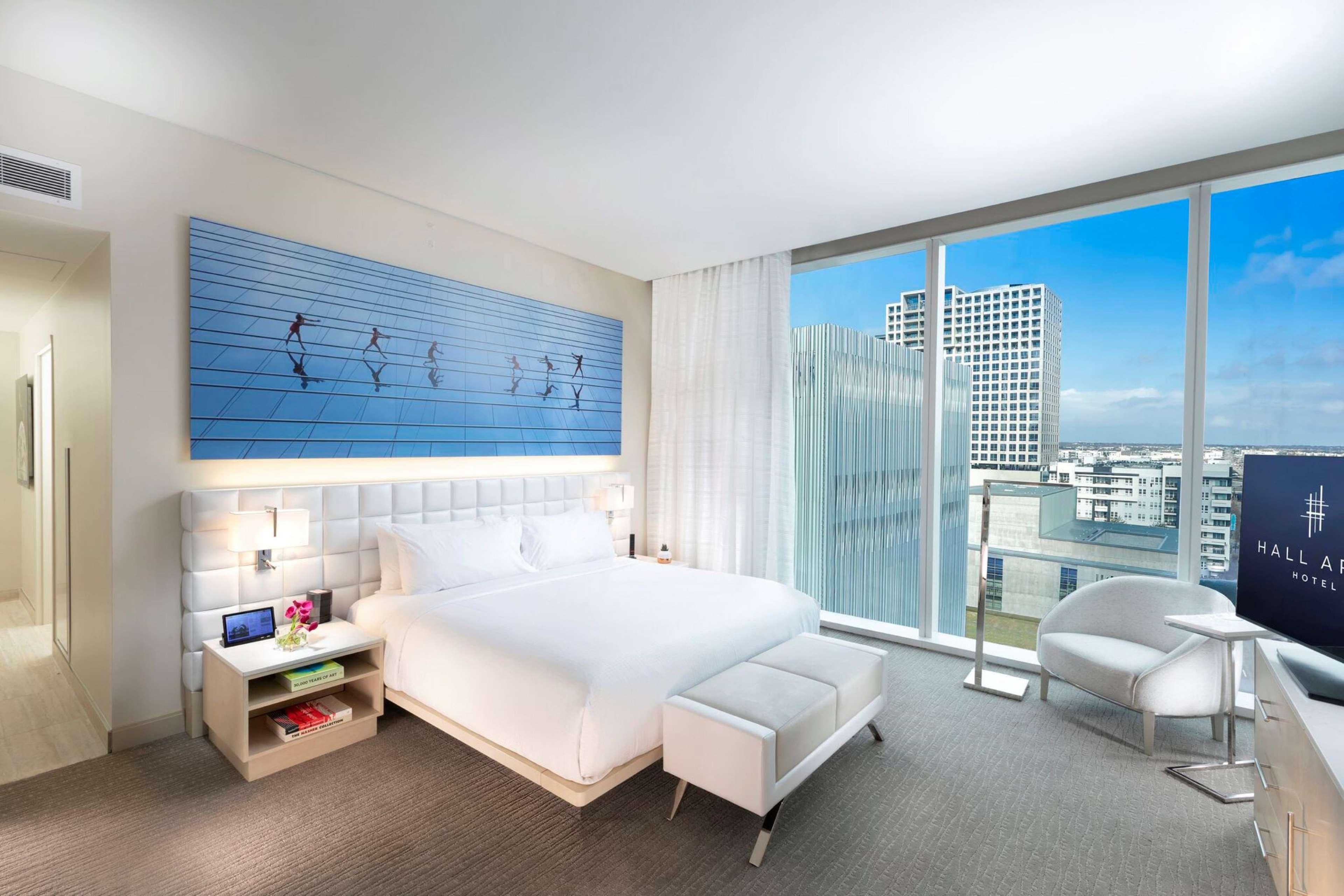 Hall Arts Hotel Dallas, Curio Collection By Hilton Экстерьер фото