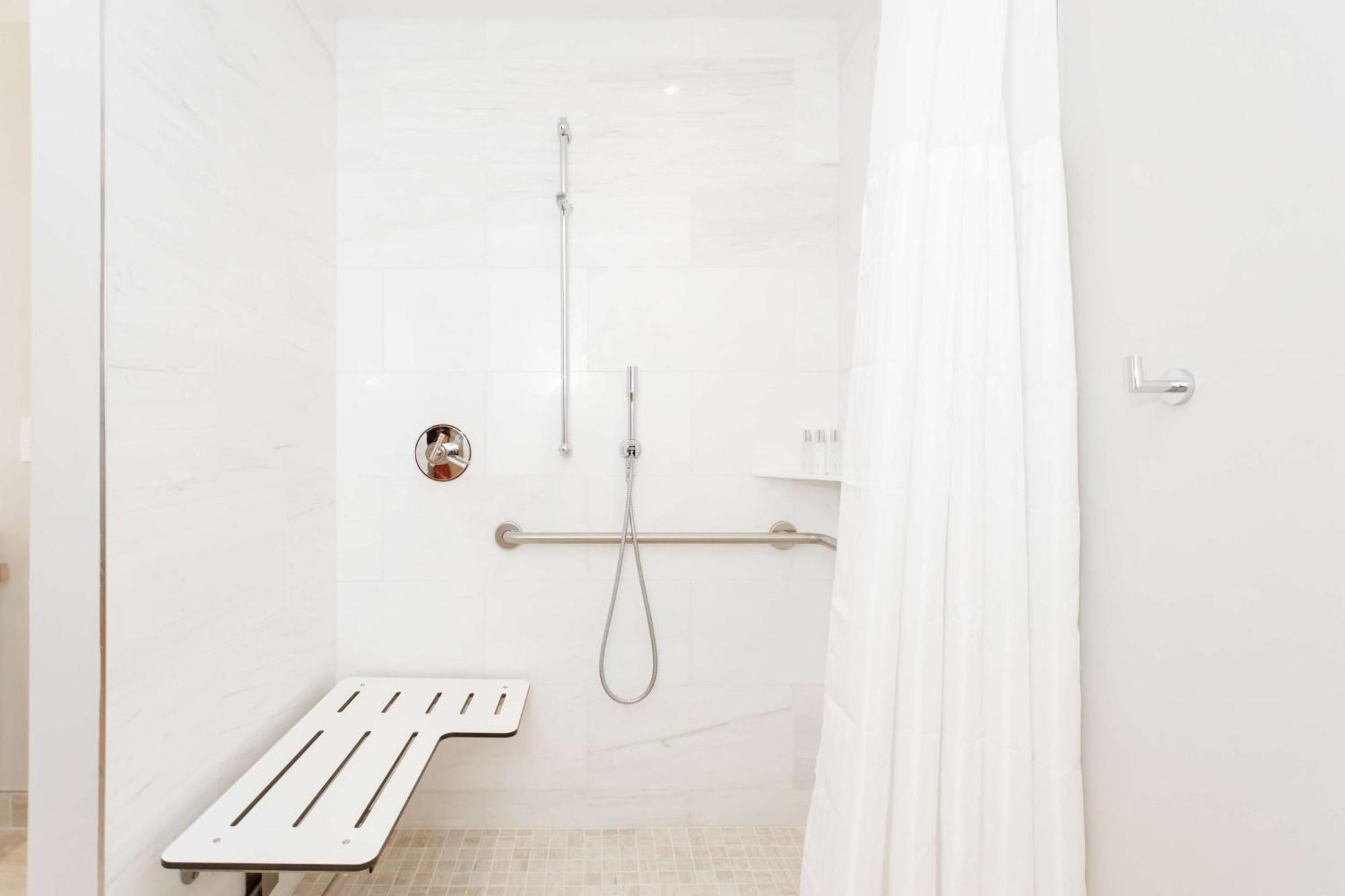 Hall Arts Hotel Dallas, Curio Collection By Hilton Экстерьер фото