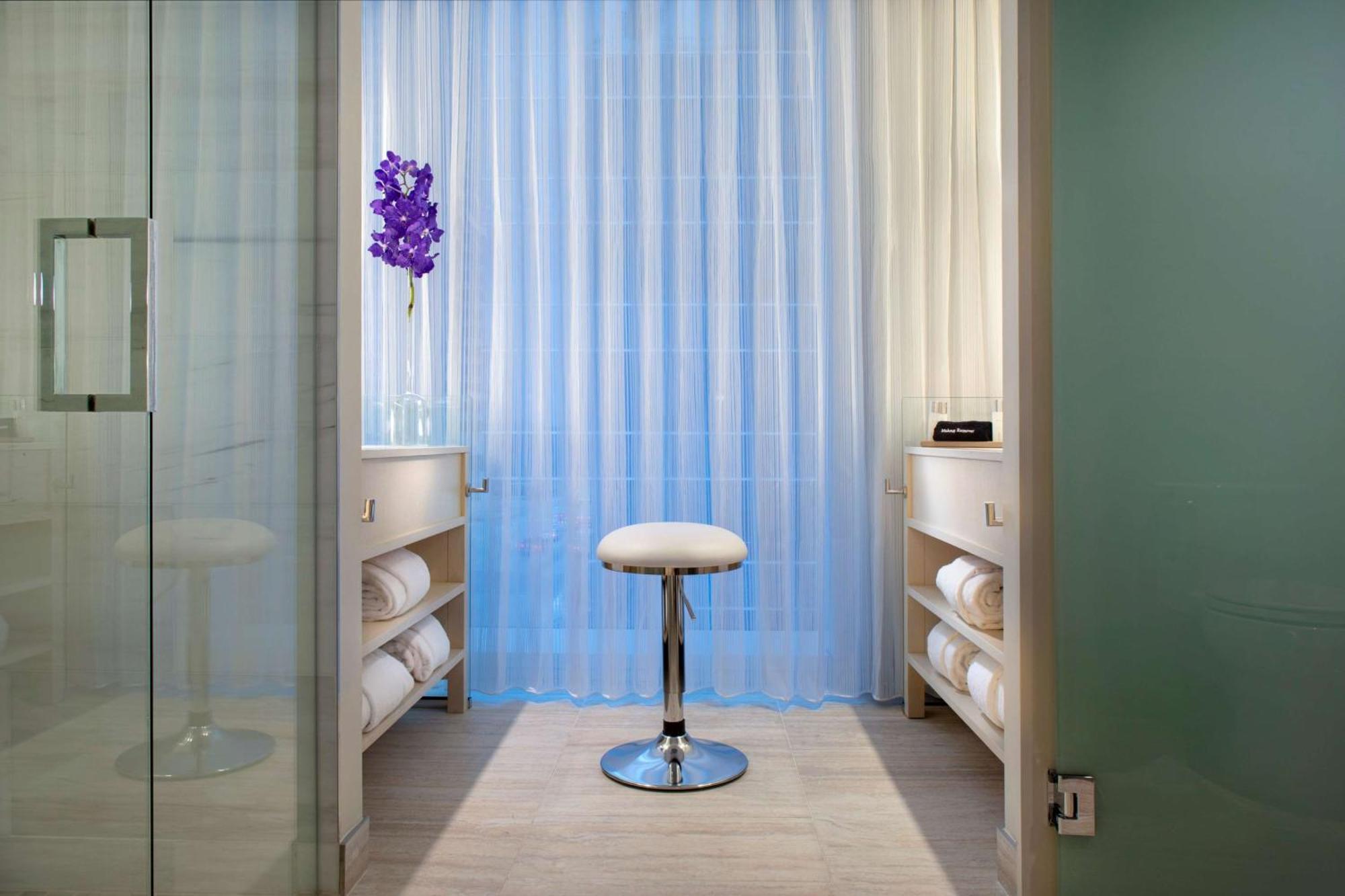 Hall Arts Hotel Dallas, Curio Collection By Hilton Экстерьер фото