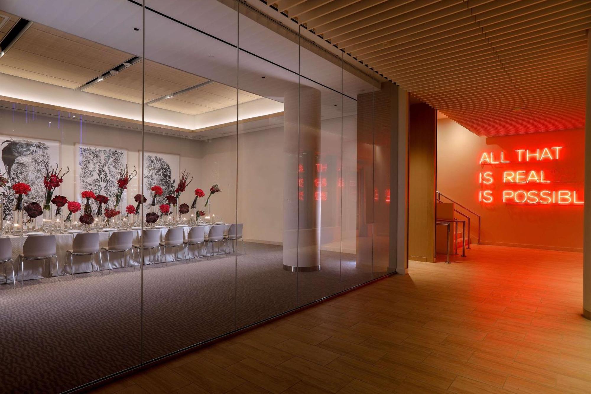 Hall Arts Hotel Dallas, Curio Collection By Hilton Экстерьер фото